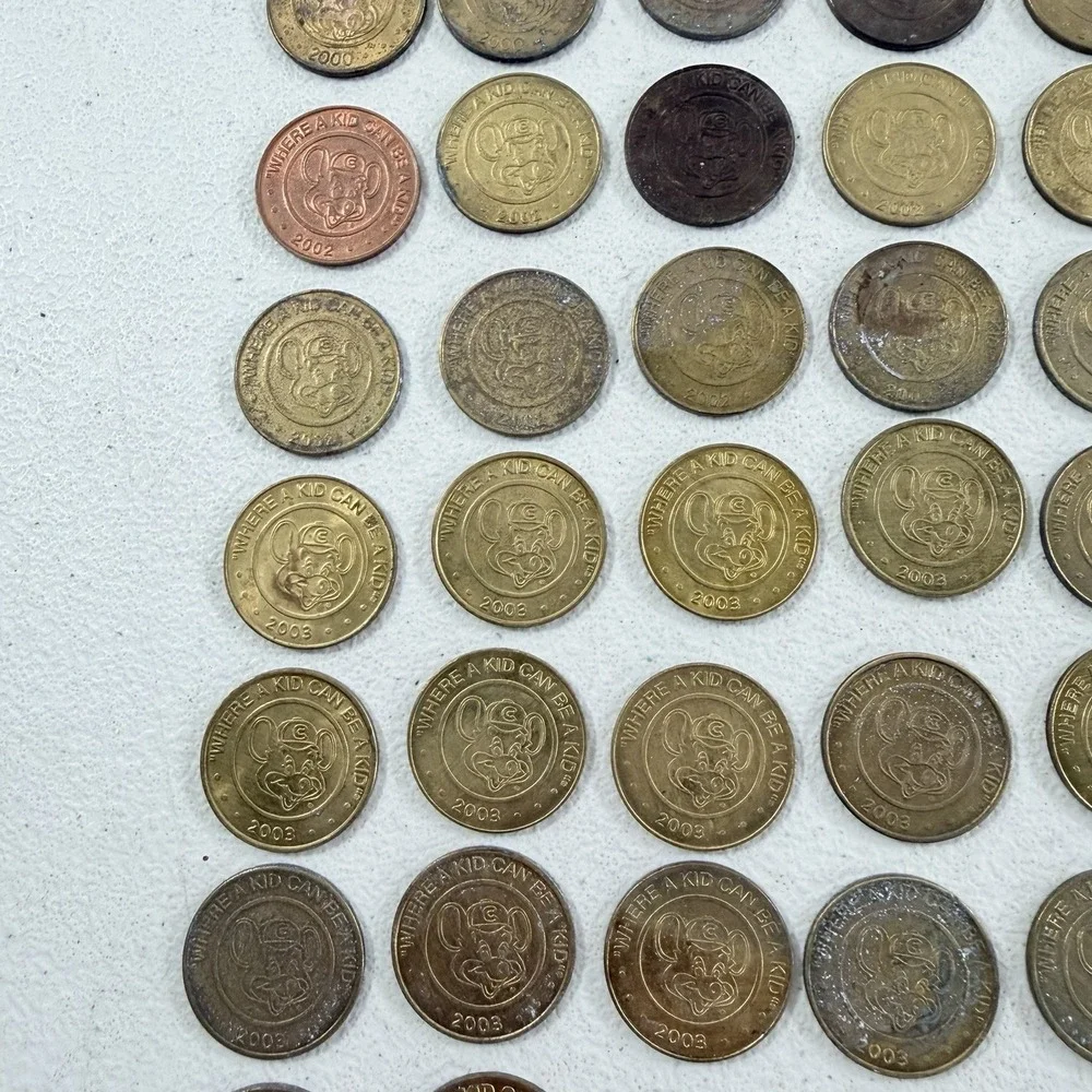 159 VINTAGE CHUCK E CHEESE TOKENS LOT 1980S-1990S‎ ARCADE TOKEN COLLECTION
